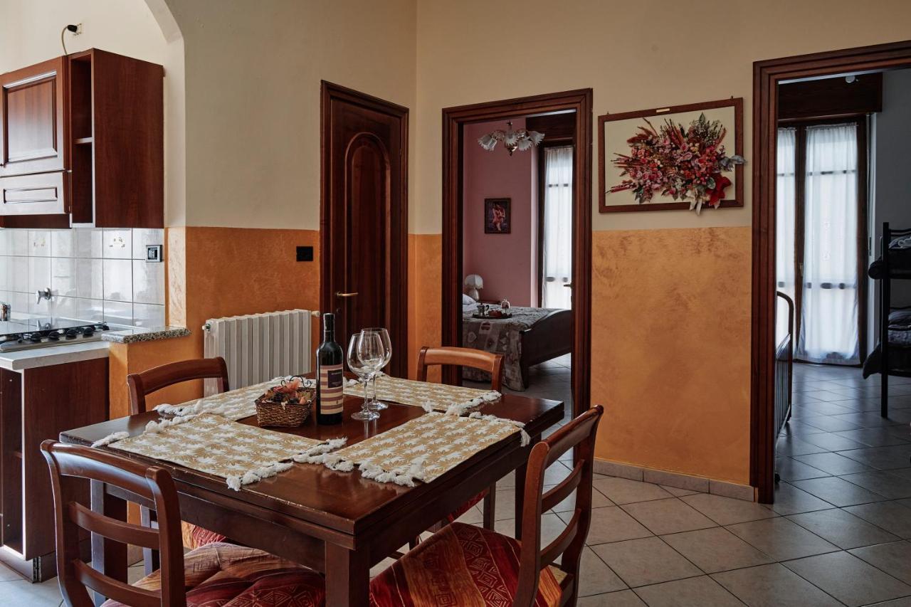 Terrazza Di Alfieri - Alloggio Con Terrazza Privata Nel Centro Di Asti Buitenkant foto