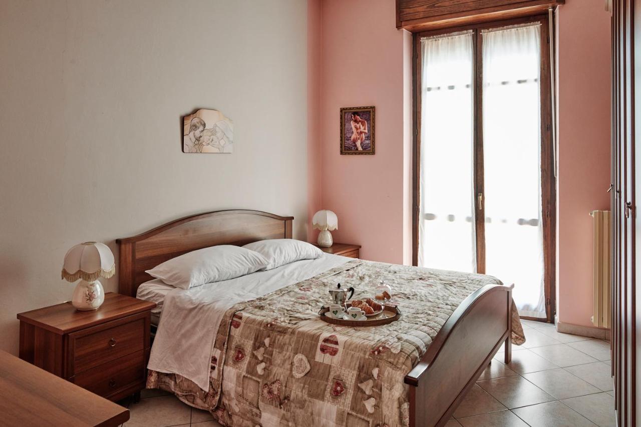 Terrazza Di Alfieri - Alloggio Con Terrazza Privata Nel Centro Di Asti Buitenkant foto